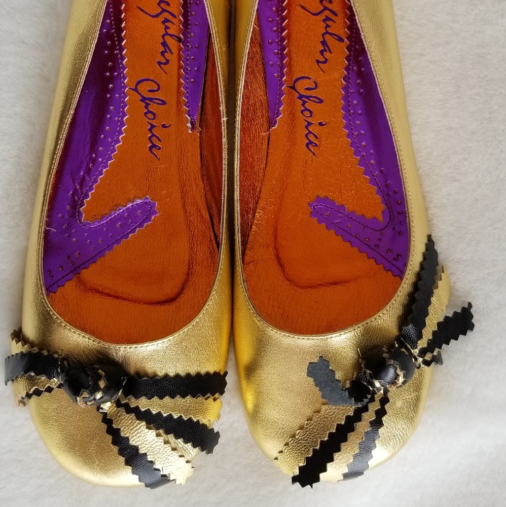 Irregular Choice Sz 11 Gold n Black Leather Flats